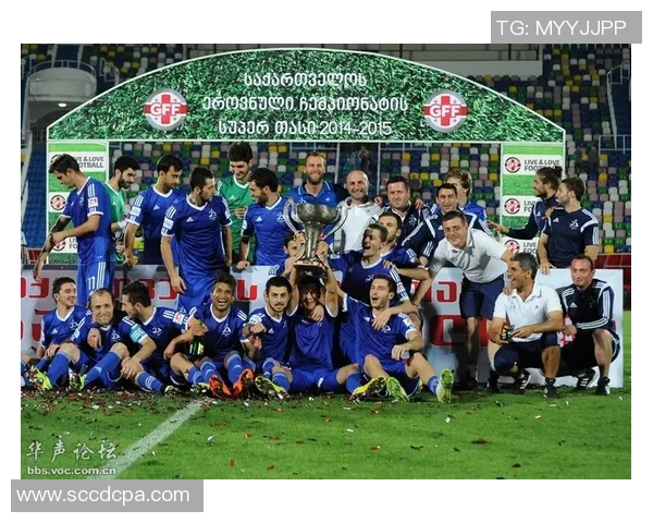 奥林匹克与水晶体育的精彩对决揭示了足球战术与团队合作的重要性