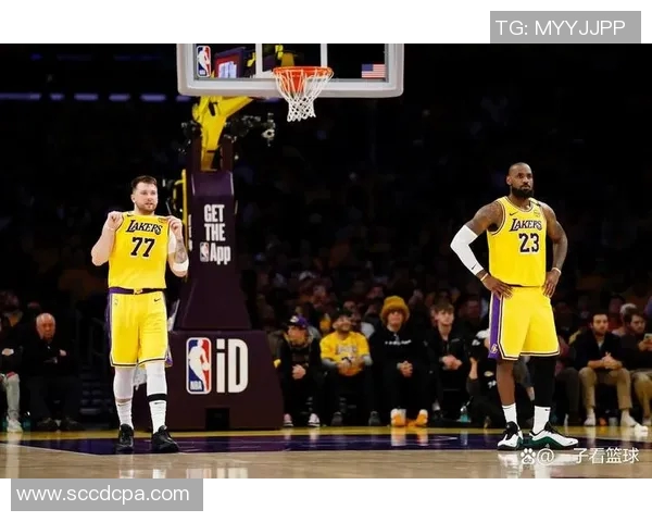 2017年11月湖人与骑士的激烈对决回顾与精彩瞬间分析