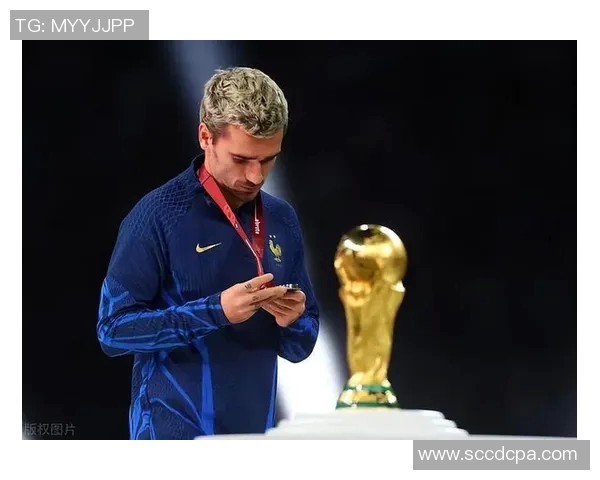 格列兹曼的传奇之路：从天才少年到世界足球巨星的蜕变与荣耀