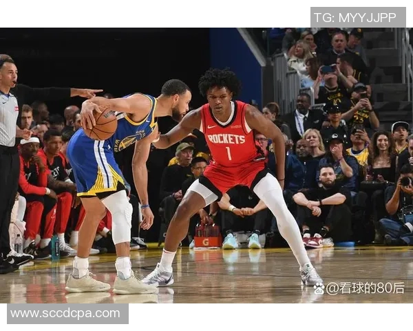 C勇士与灰熊激战正酣精彩直播全程回顾与赛后分析